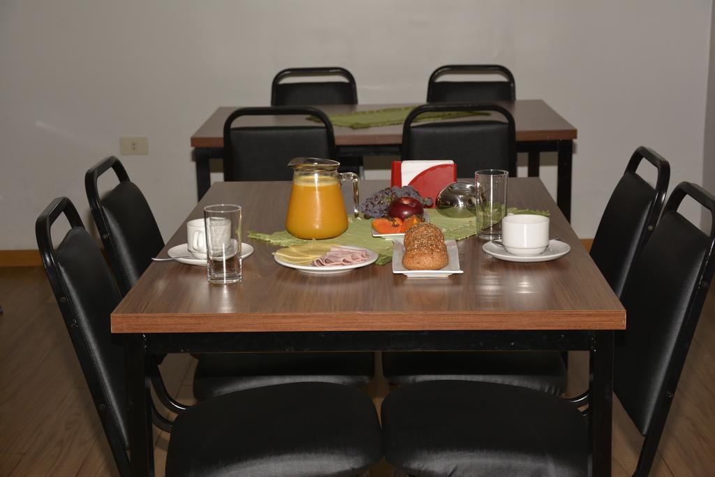 Hotel Salzburgo Ciudad del Este Habitación foto